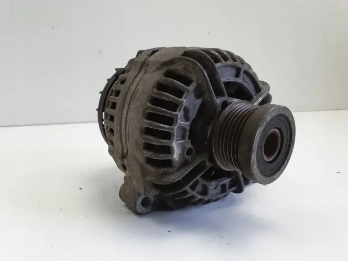 Volvo XC90 2.4 D5 ALTERNATOR bosch 30667787