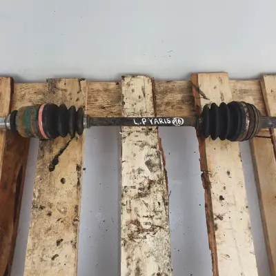 Toyota Yaris I 1.0 VVTI LEWA PÓŁOŚ Półośka przód