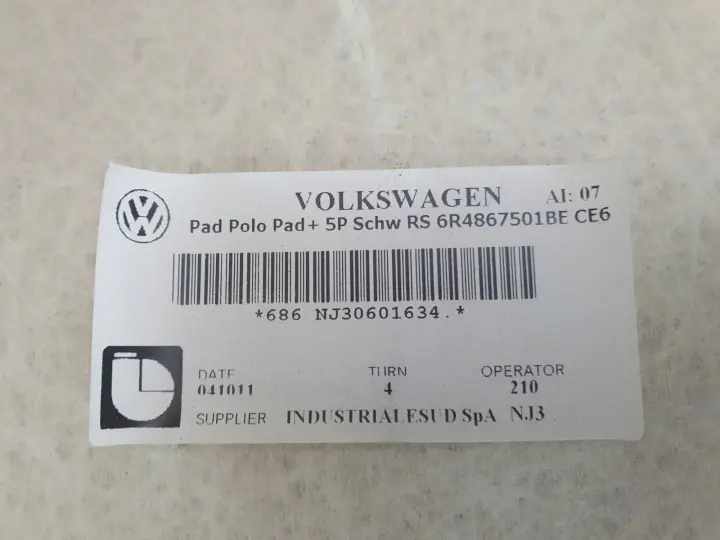 VW Polo V GTI 6R 09-17r PODSUFITKA CZARNA