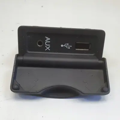 Renault Clio III Laguna III GNIAZDO USB AUX 280230002R