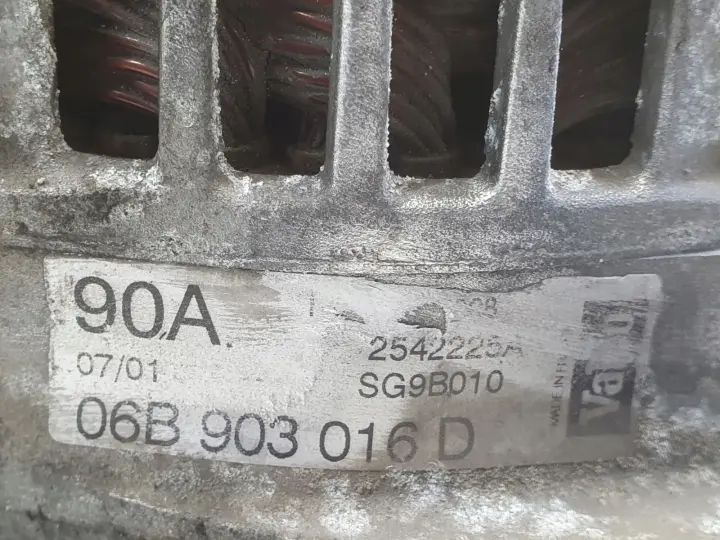 VW Passat B5 1.6 8V ALTERNATOR Valeo 06B903016D 90A