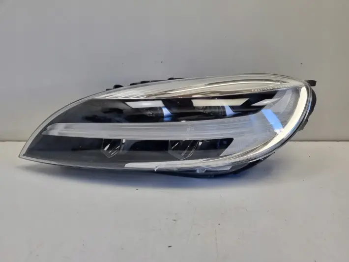 Volvo V40 II XC40 LIFT PRZEDNIA LAMPA LEWA lewy przód FULL LED 31420443