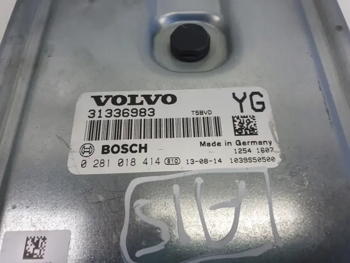 Volvo V40 II 2.0 D3 STEROWNIK SILNIKA komputer 31336983 0281018414