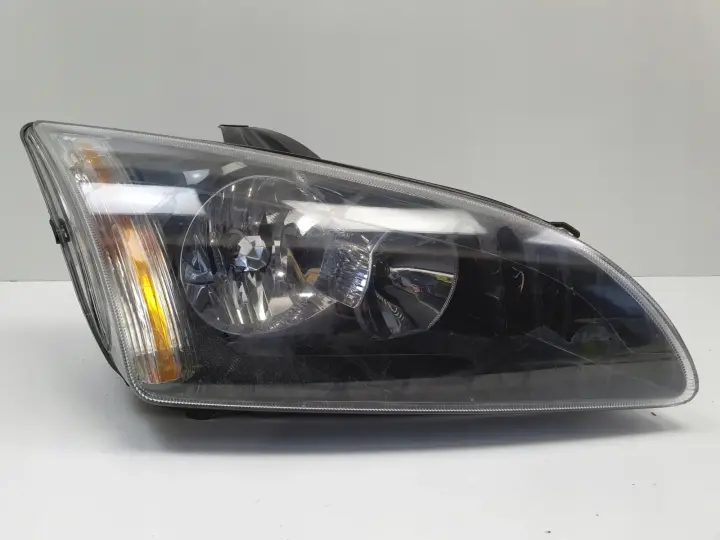 Ford Focus II MK2 04-11r PRZEDNIA LAMPA PRAWA PRAWY PRZÓD 4M51-13W029-KE