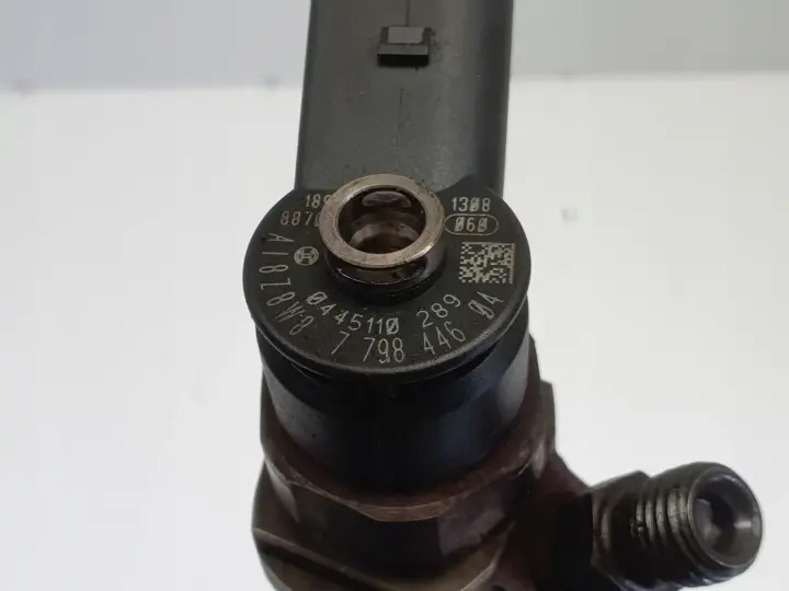 BMW E87 E90 E91 2.0 D WTRYSKIWACZ wtrysk 0445110289