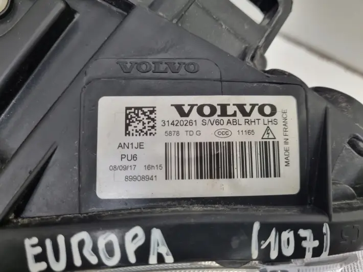 Volvo S60 II V60 LIFT PRZEDNIA LAMPA LEWA lewy przód XENON skrętna 31420261