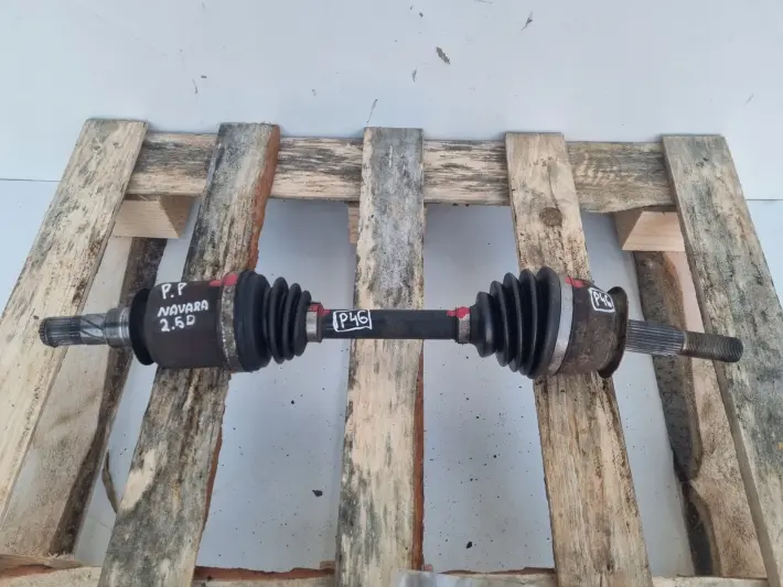 Nissan Navara III 2.5 dCi PRAWA PRZEDNIA PÓŁOŚ półośka prawy przód