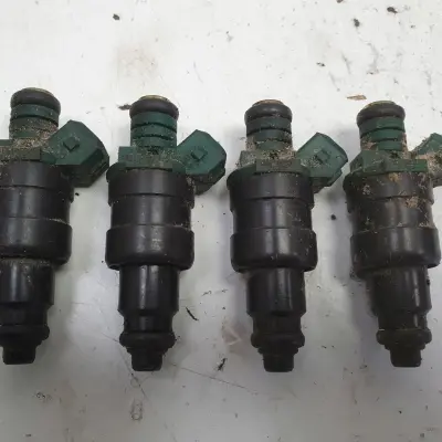 Renault Megane I 1.4 8V WTRYSKIWACZ wtrysk 875368