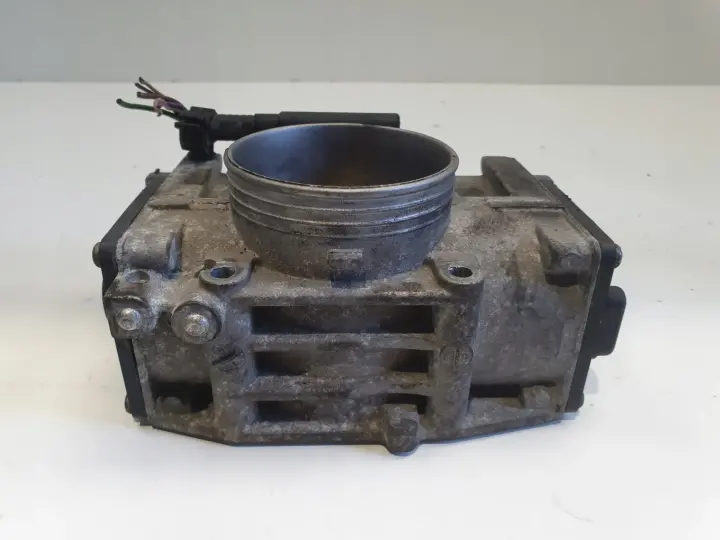 Volvo S80 S60 V70 II 2.4 B PRZEPUSTNICA 8644344