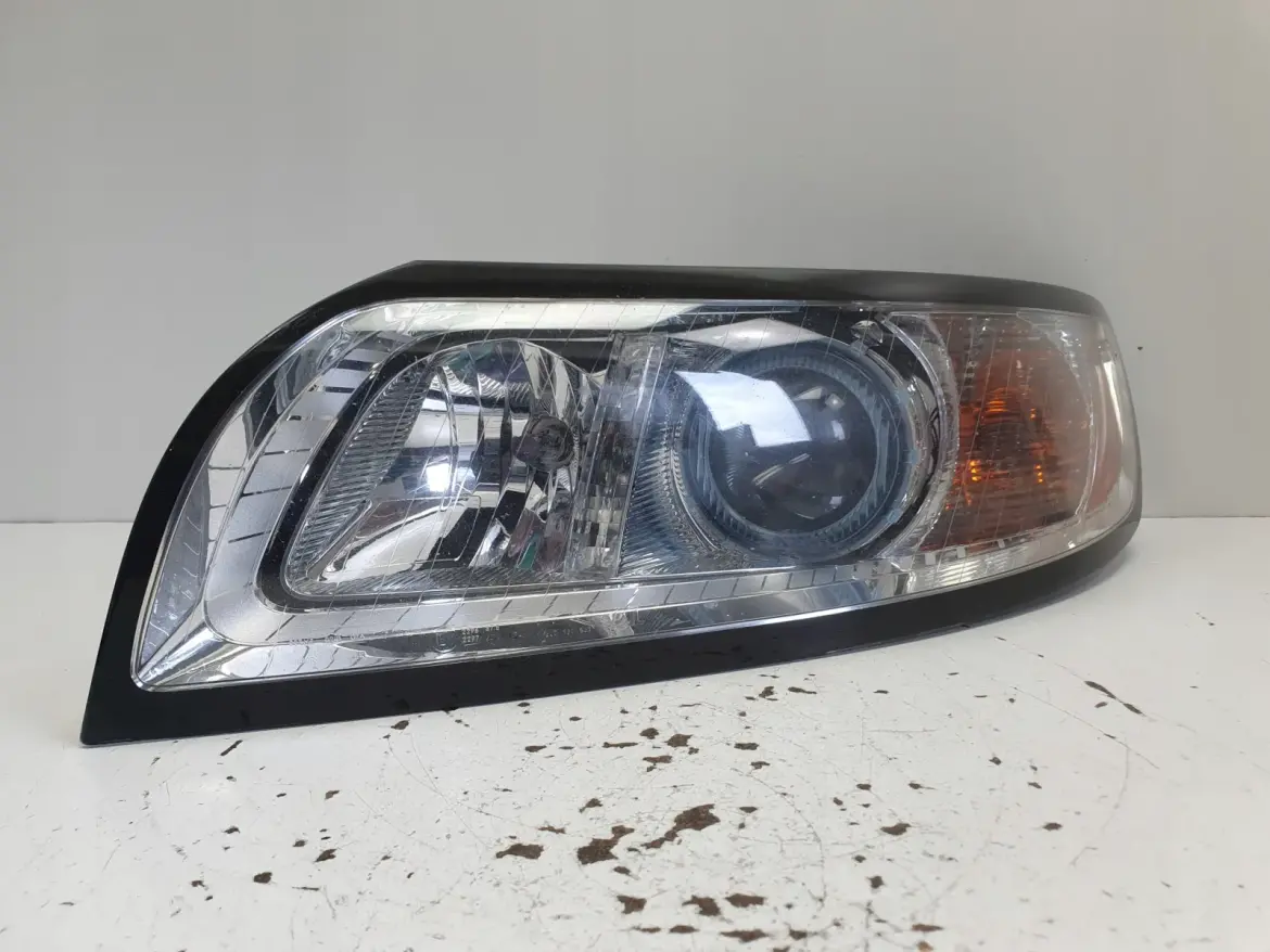 Volvo S40 II V50 LIFT XENON PRZEDNIA LAMPA LEWA lewy przód 31265698