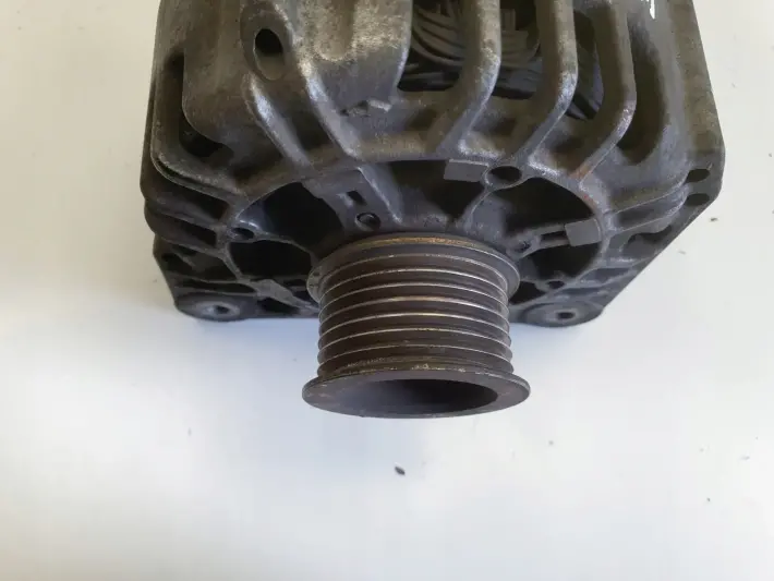 Renault Megane II 1.9 DCI ALTERNATOR 8200290217 valeo 125A