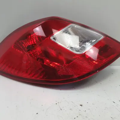 Opel Corsa D 5 drzwi TYLNA LAMPA LEWA lewy tył kierowcy 89038958