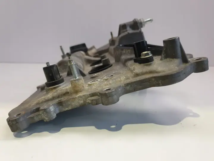 Lexus IS IS300h 2.5 POKRYWA ZAWORÓW Dekiel