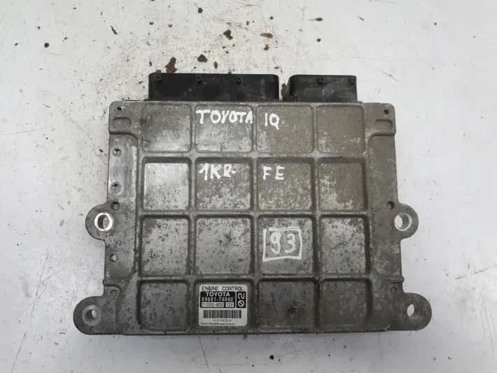 Toyota IQ 1.0 VVTi STEROWNIK SILNIKA komputer 89661-74040