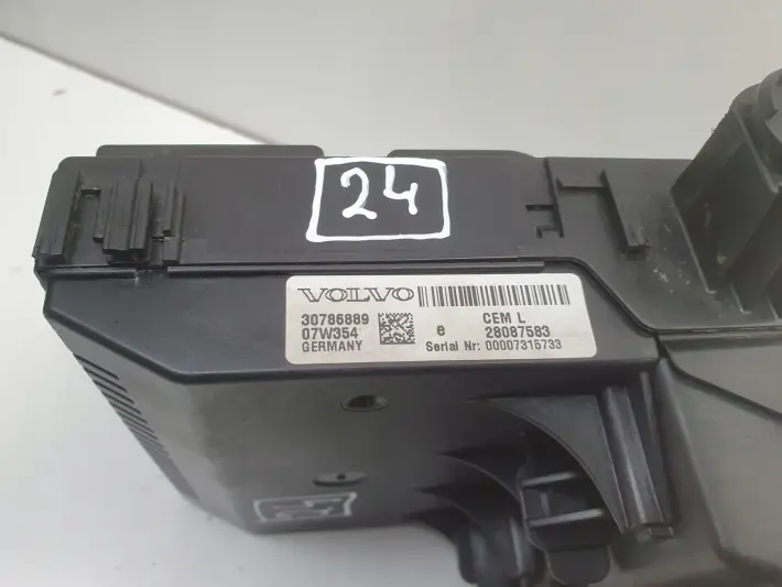 Volvo S60 I V70 II XC90 I MODUŁ BSI CEM komfortu skrzynka 30786889 28087583