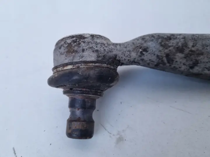 Audi A4 B5 Passat B5 PRZEDNI LEWY GÓRNY WAHACZ przód