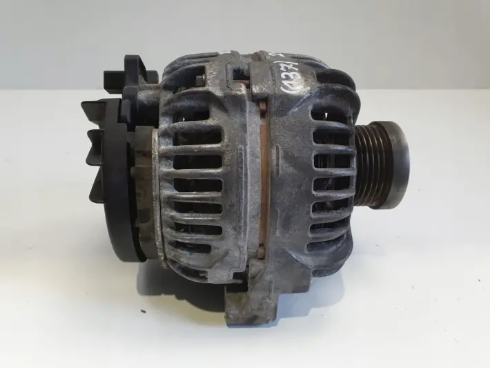 Volvo XC90 2.4 D5 ALTERNATOR 30667787