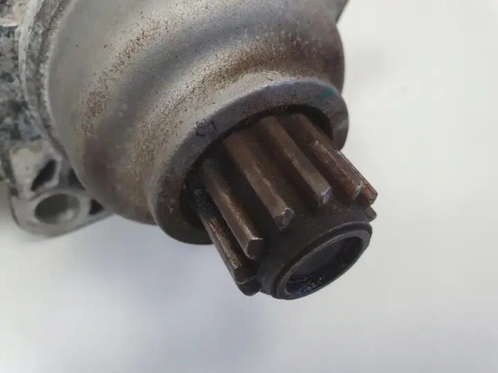 VW Passat B6 2.0 TDI ROZRUSZNIK 02M911024P valeo