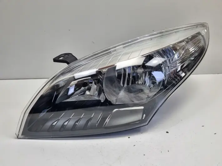 Renault Megane III PRZEDNIA LAMPA LEWA lewy przód EUROPA 260608405R