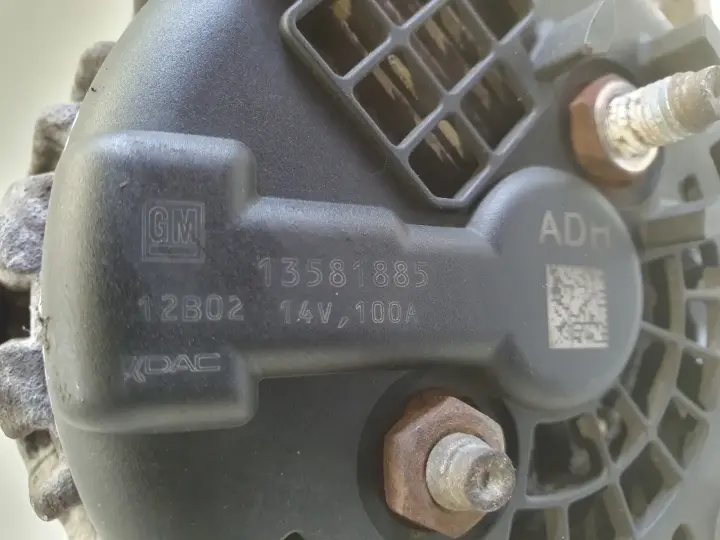 Opel Astra IV J 1.4 T turbo ALTERNATOR 13581885 100A