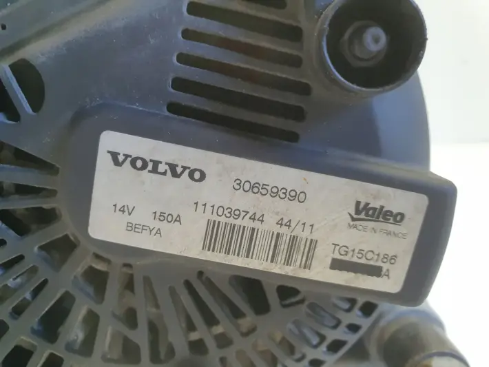 Volvo V40 II 1.6 D2 ALTERNATOR 30659390 valeo 150A