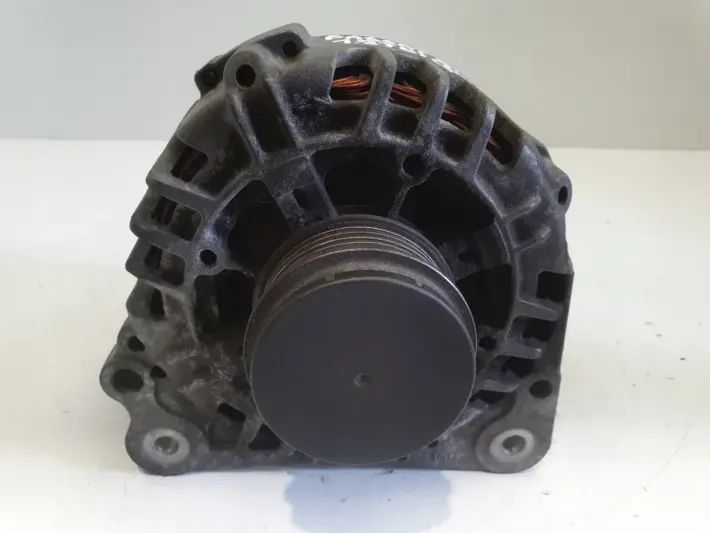 VW Passat B5 FL 1.9 TDI ALTERNATOR 028903029R valeo