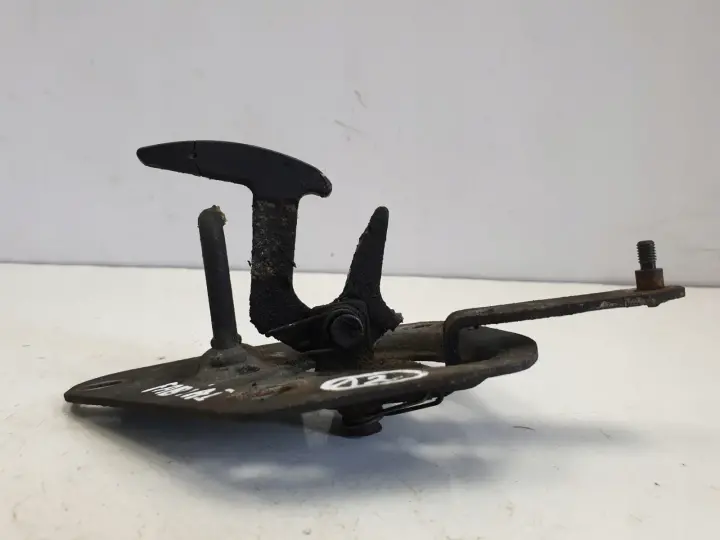 Skoda Fabia I RYGIEL PRZEDNIEJ MASKI Przód