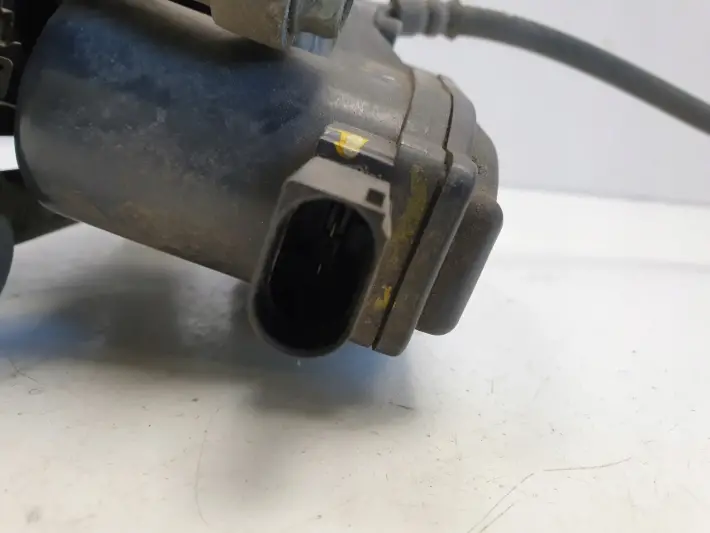 Santa Fe IV 2.2 CRDI PRAWY TYLNY ZACISH HAMULCOWY