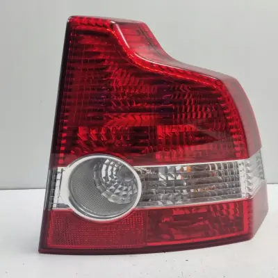 Volvo S40 II LIFT 07-12r TYLNIA TYLNA LAMPA PRAWA prawy tył 30678740