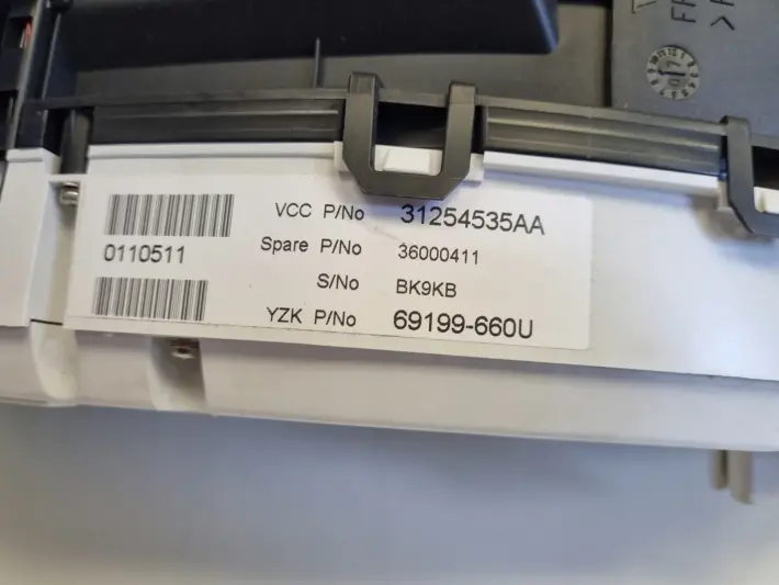 Volvo S80 II V70 III XC70 II LICZNIK ZEGARY Europa diesel 31254535AA
