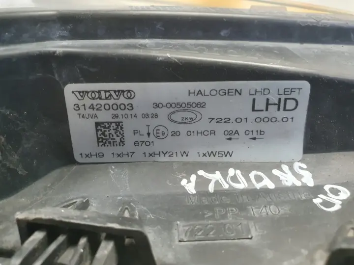 Volvo V40 II 12-16r PRZEDNIA LAMPA LEWA lewy przód EUROPA 31420003