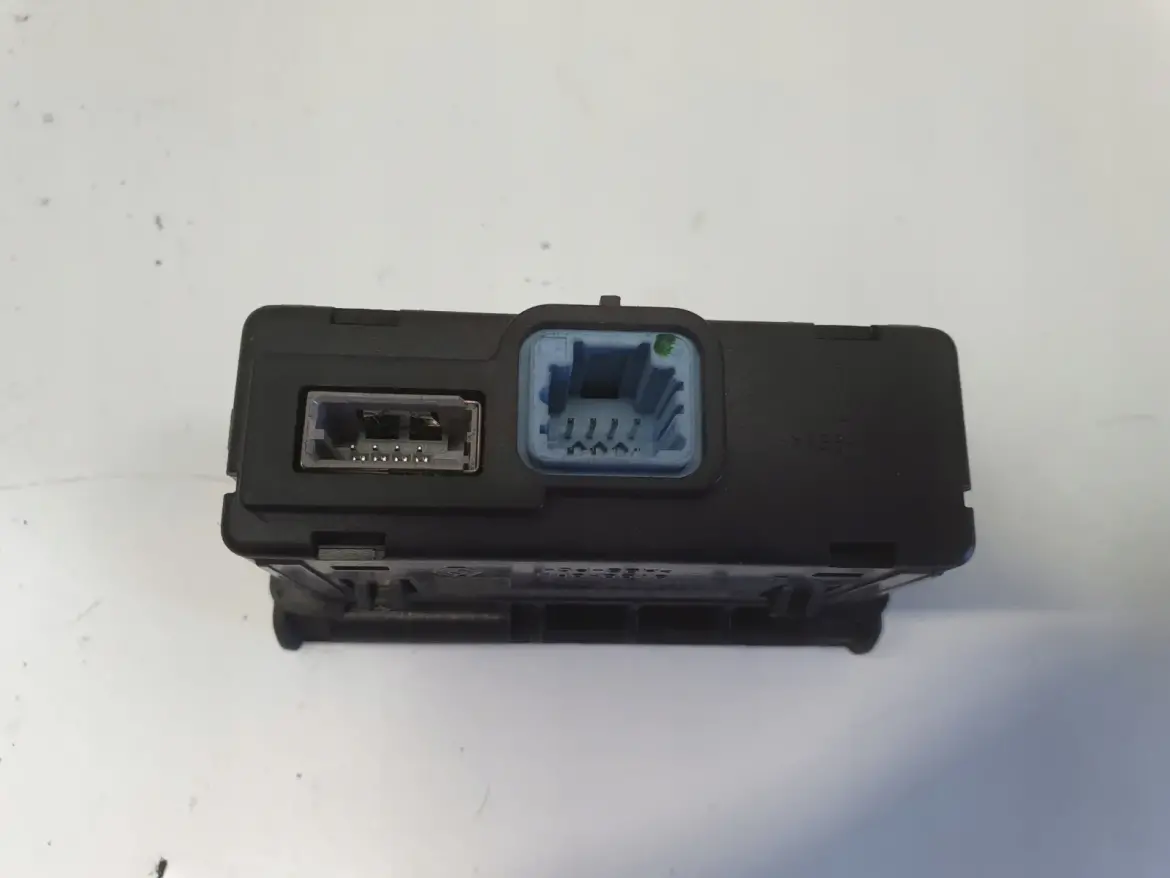 Renault Clio III Laguna III GNIAZDO USB AUX 280230002R
