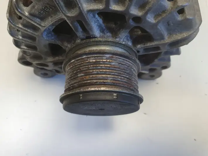 VW Passat B6 1.9 TDI ALTERNATOR Valeo 03L903023E 180A