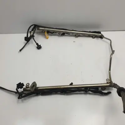 Mercedes W204 6.3 V8 AMG LISTWA WTRYSKOWA