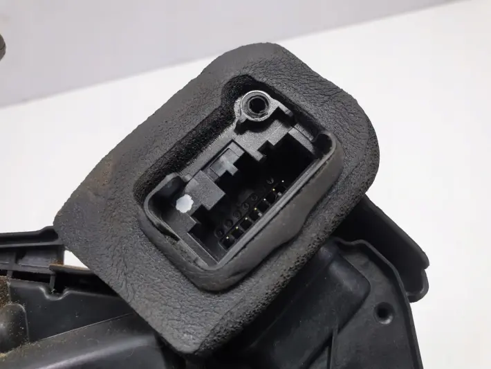 VW Polo V GTI ZAMEK DRZWI prawy TYŁ PASAŻERA