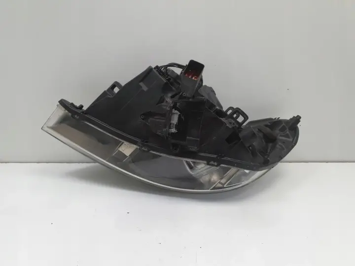Volvo S60 II V60 10- PRZEDNIA LAMPA PRAWA PRAWY PRZÓD xenon europa 31383063