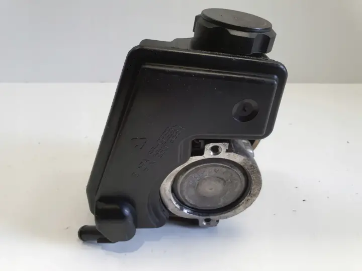 Peugeot 206 1.4 8V POMPA WSPOMAGANIA