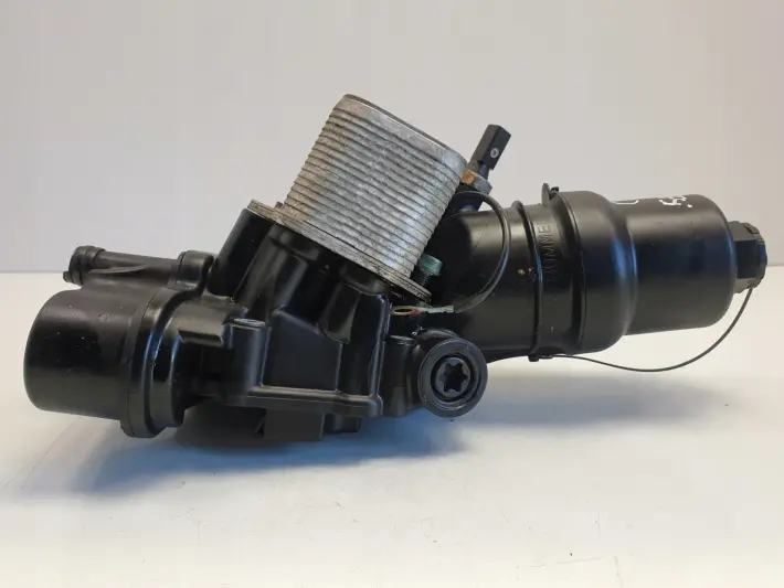 VW Golf V 2.0 FSI OBUDOWA FILTRA OLEJU podstawa