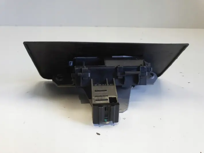 Volvo VOLVO V60 I S60 II ZAMEK KLAPY BAGAŻNIKA 31335045 8N51-F442A66-AC