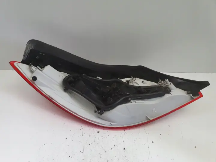 Opel Insignia A HB TYLNA LAMPA PRAWA prawy tył pasażera anglik