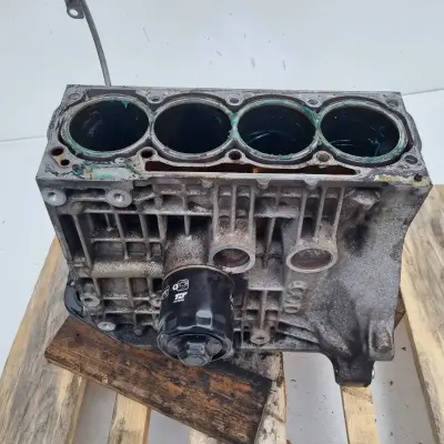 BLOK SILNIKA VW Polo IV Golf Seat Ibiza IV Altea Leon II 1.4 16V CGG CGGB