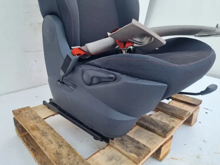 Renault Scenic II Conquest FOTEL FOTELE KOMPLET FOTELI europa