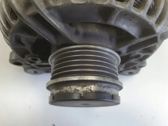 Audi A4 B6 1.9 TDI ALTERNATOR Valeo 028903031A 120A