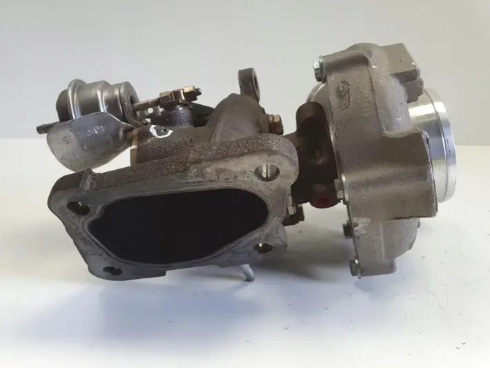 Volvo V60 S60 II XC60 2.4 D D4 TURBOSPRĘŻARKA turbo 36010145