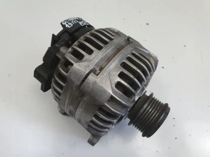 Skoda Octavia I 1.9 TDI ALTERNATOR Bosch 028903028E 120A