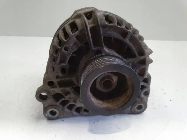 Audi A3 8L 1.6 8V ALTERNATOR bosch 028903028D 90A 0124325003