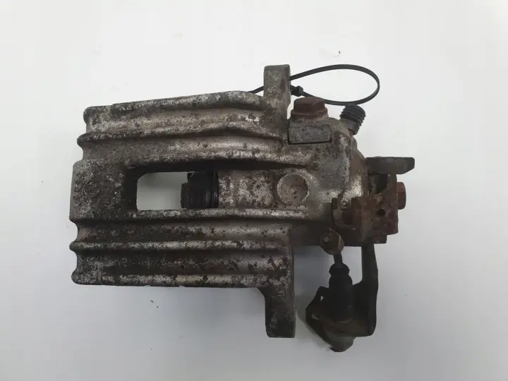 VW Golf IV Bora Audi A3 LEWY ZACISK HAMULCOWY tył kierowcy Lucas