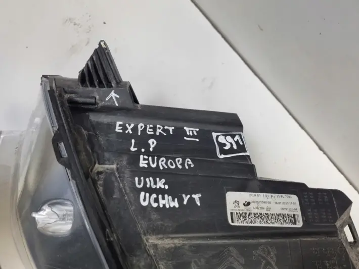 Peugeot Expert III PRZEDNIA LAMPA LEWA lewy przód EUROPA XENON 9808573580