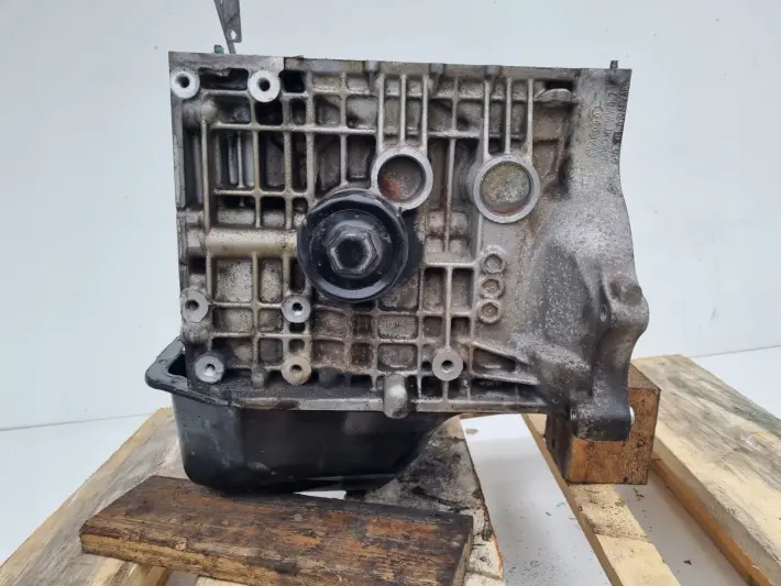 BLOK SILNIKA VW Polo IV Golf Seat Ibiza IV Altea Leon II 1.4 16V CGG CGGB