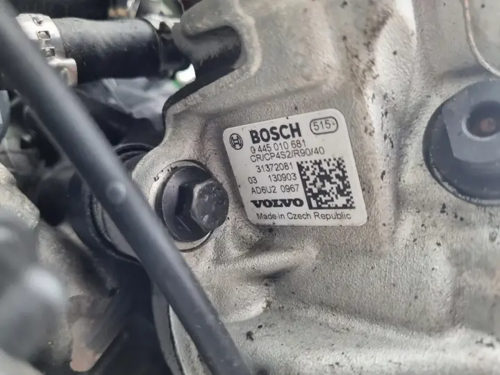 SILNIK GOŁY Volvo S60 II 2.4 D D4 DIESEL 163KM ładnie pracuje D5244T17